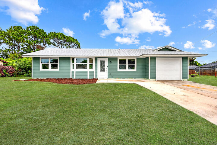 Property Photo:  2291 SW Franklin Street  FL 34953 