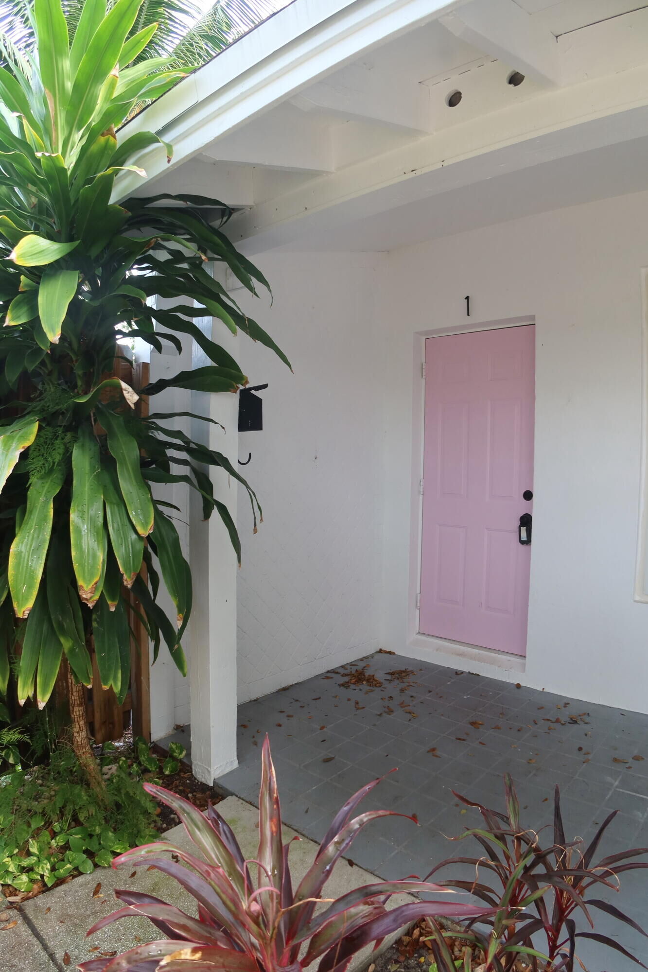 Property Photo: 614 Palm Street 1 FL 33401