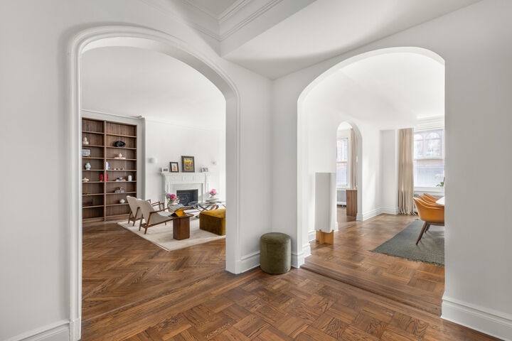 Property Photo:  171 W 57th Street 8C  NY 10019 