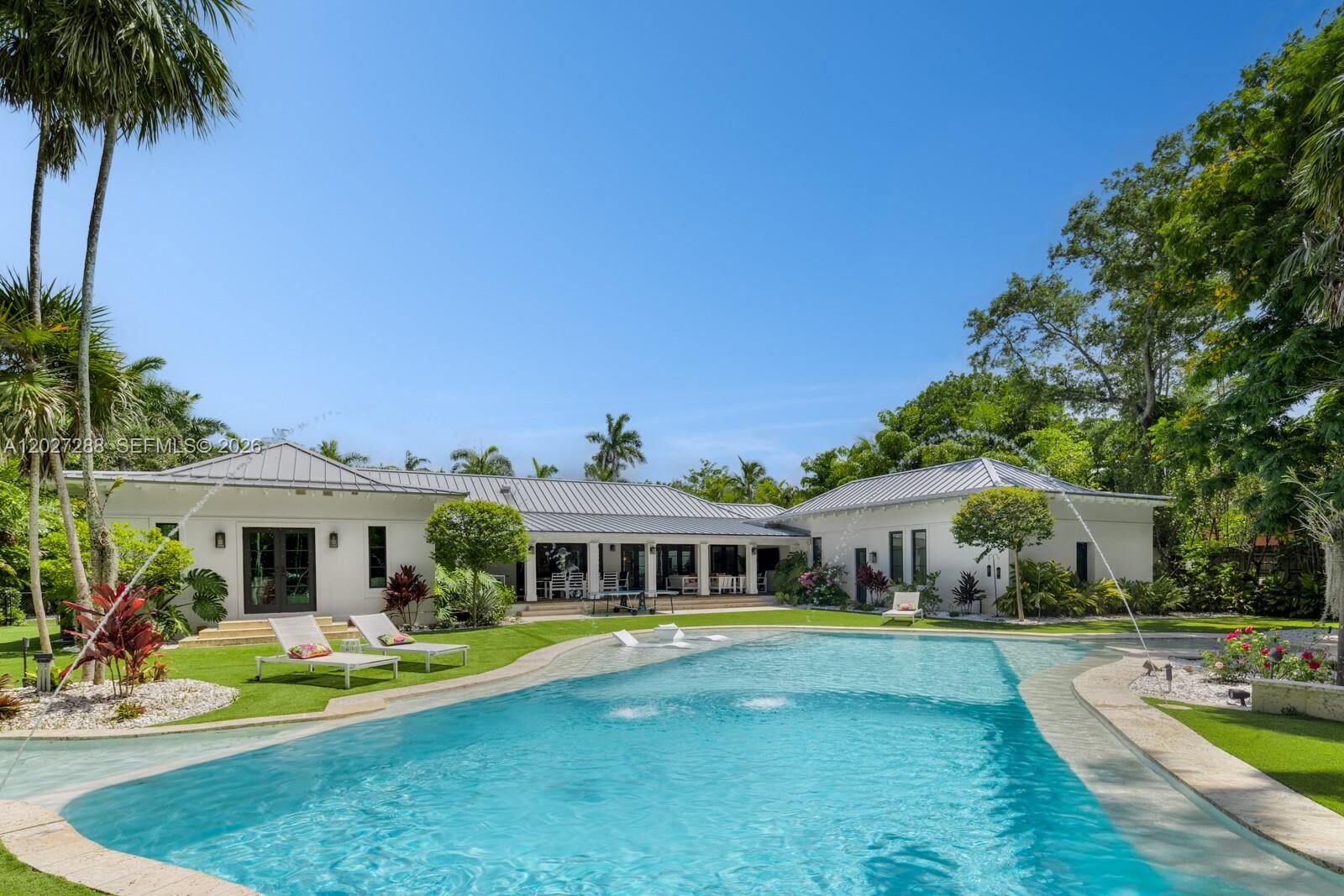 Property Photo: 7101 SW 66th St FL 33143