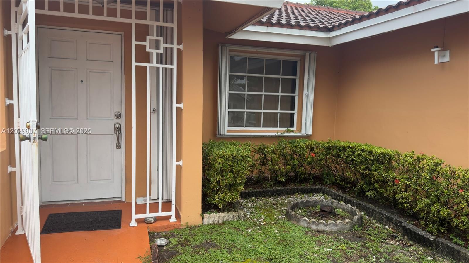 Property Photo: 5890 SW 147th Ct FL 33193