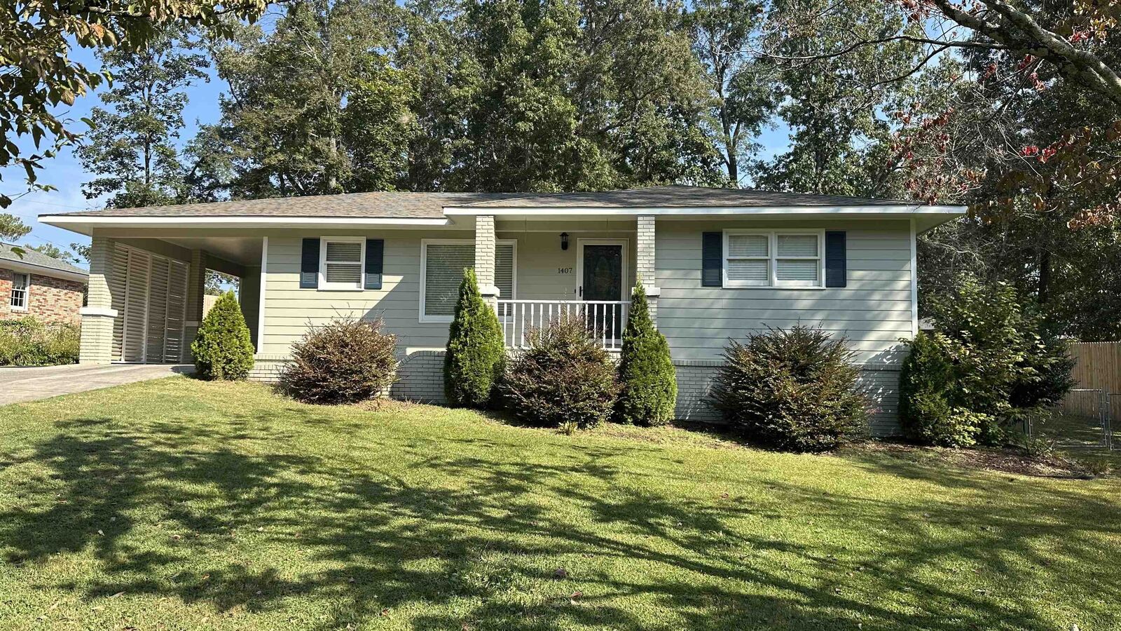 Property Photo:  1407 Linwood Dr  AL 35055 