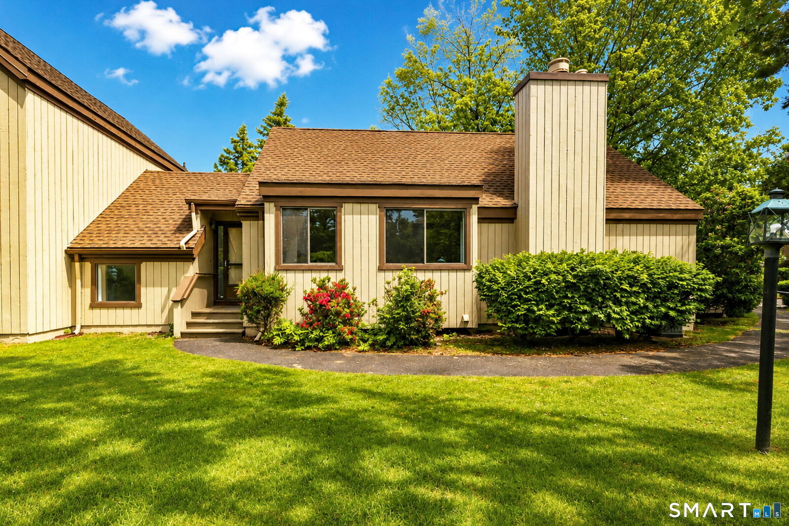 Property Photo:  513 Opa Lane A  CT 06614 
