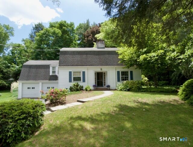 Property Photo: 76 Hillsboro Drive CT 06107