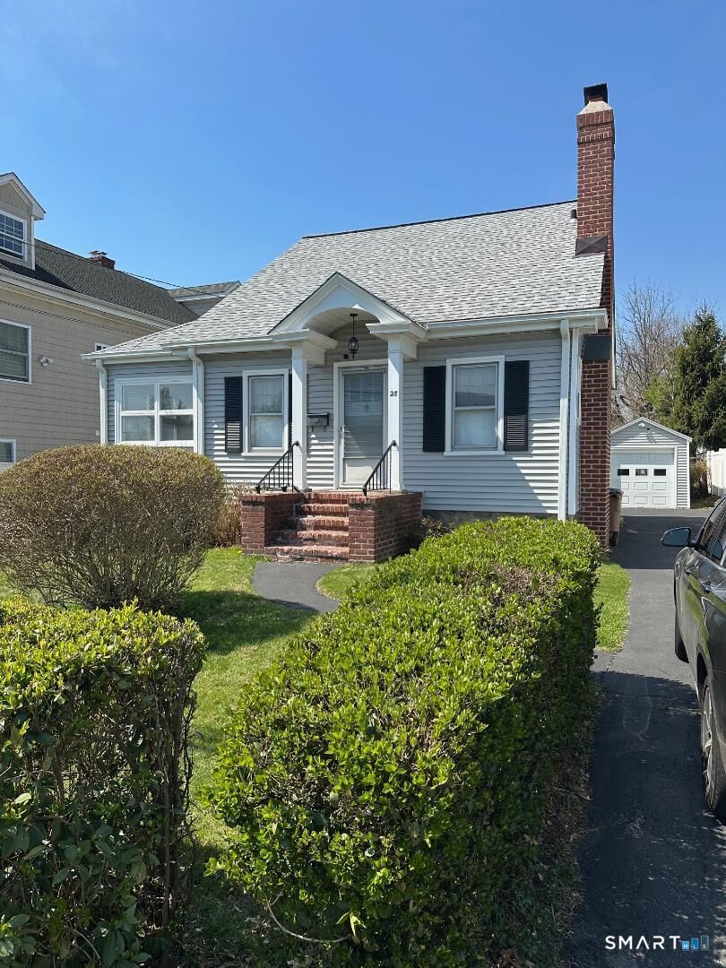 Property Photo:  28 Hobbie Street  CT 06902 