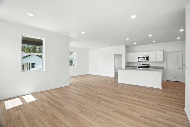 Property Photo:  401 N Washington Ave  WA 99006 