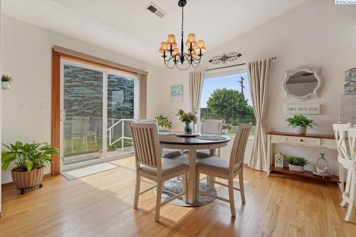 Property Photo:  901 Sirron  WA 99352 