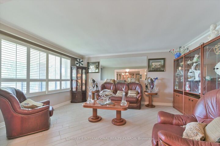 502 Queens Drive — photo 1