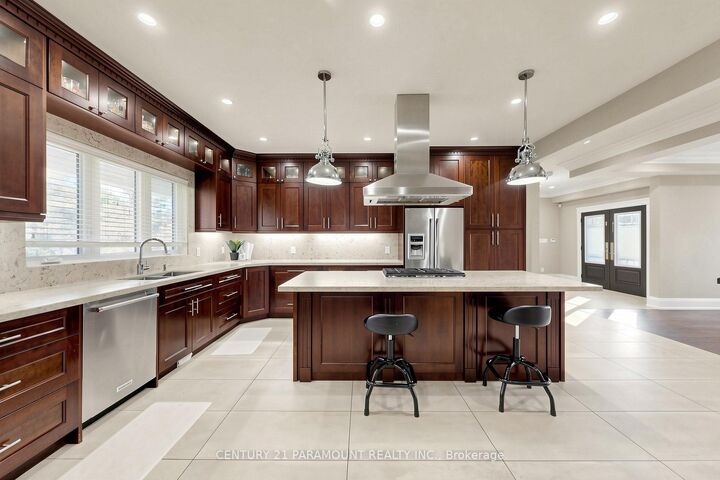 Property Photo:  48 Edmund Street  ON L7K 0K2 
