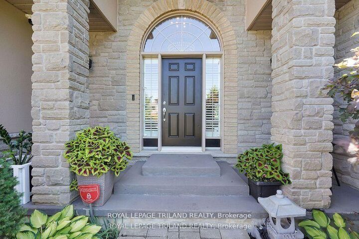 Property Photo: 7119 Clayton Walk ON N6P 1V3