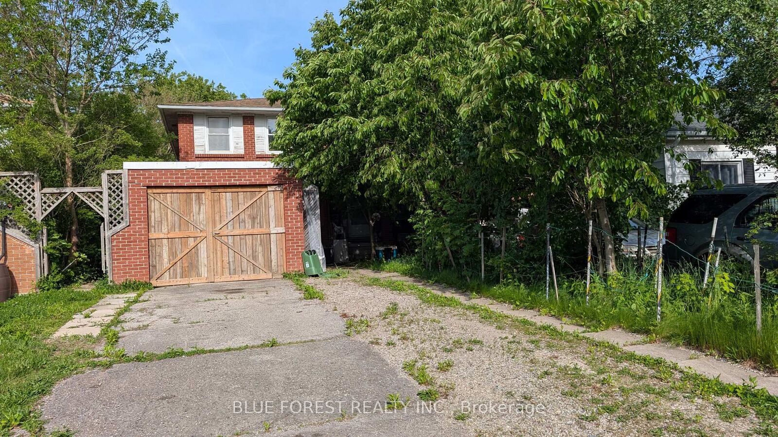 Property Photo: 112 Marlborough Avenue ON N5Z 3S6