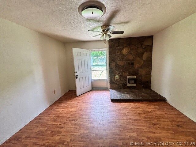 Property Photo: 909 NW 10th Street OK 74462
