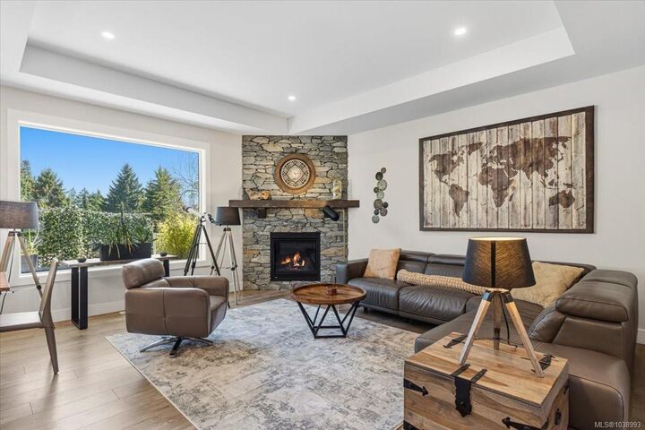 Property Photo: 136 Golden Oaks Cres BC V9T 0K8