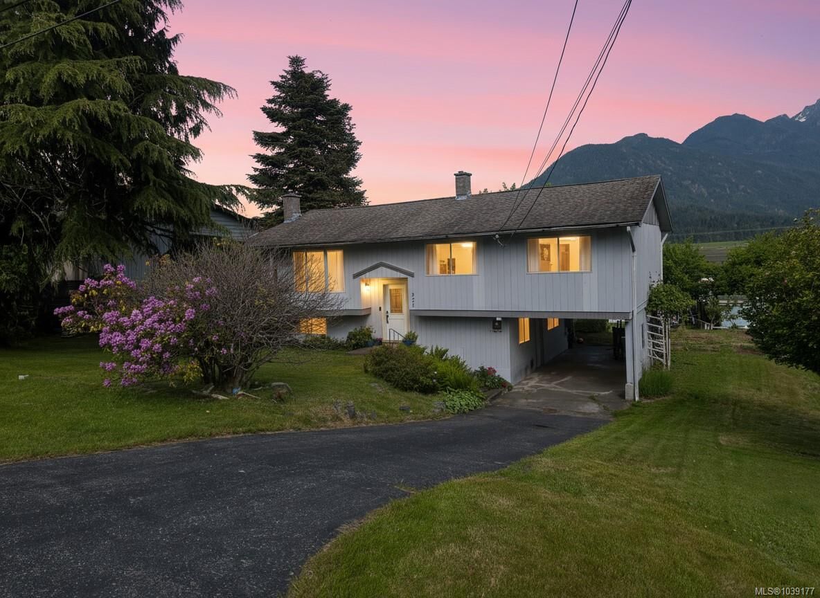Property Photo: 221 Spar St BC V0P 1R0