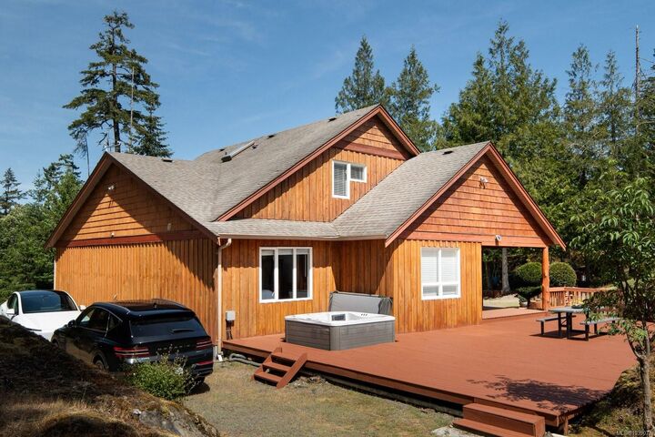 Property Photo: 2730 Phillips Rd #B BC V9Z 0Y3