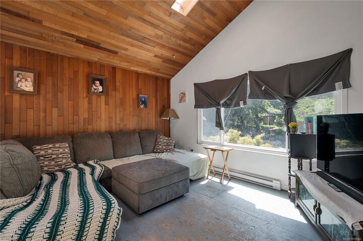 Property Photo: 1376 Hooley Rd BC V0P 1N0