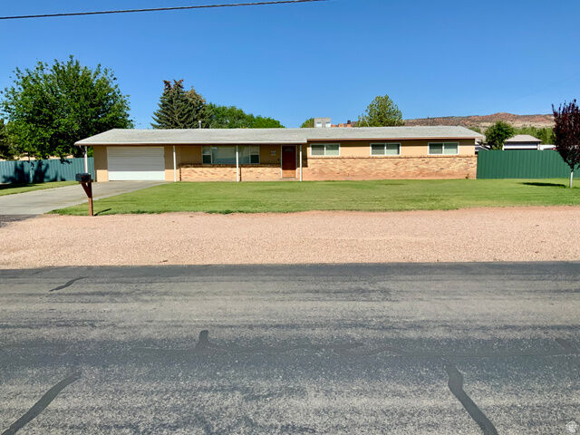 Property Photo:  611 N 300 E  UT 84701 