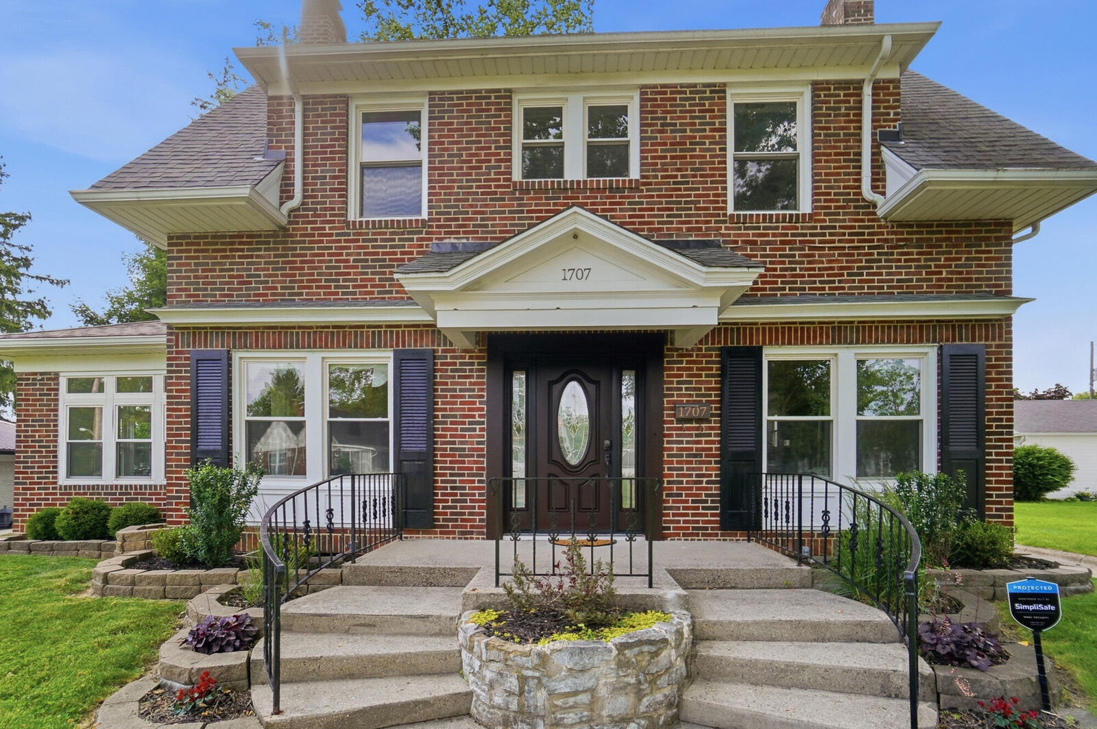 Property Photo:  1707 Longview Drive  OH 45504 