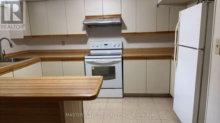 Property Photo:  481 Luzon Crescent  ON L5B 3W9 