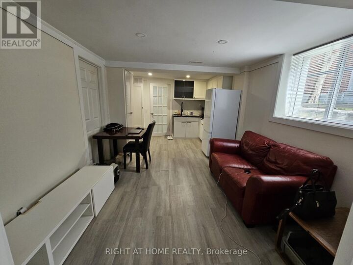 Property Photo:  55 Dallas Road  ON M2R 2J3 