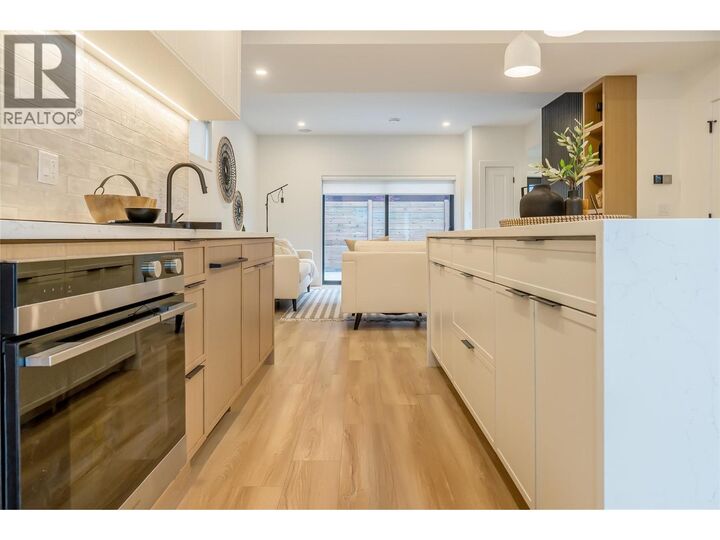Property Photo: 921 Borden Avenue BC V5P 2R6
