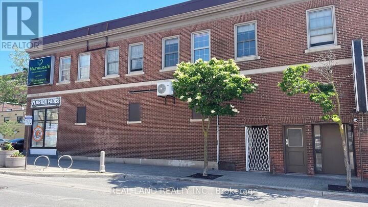 Property Photo:  31 King Street East Unit 1  ON L1H 1B2 