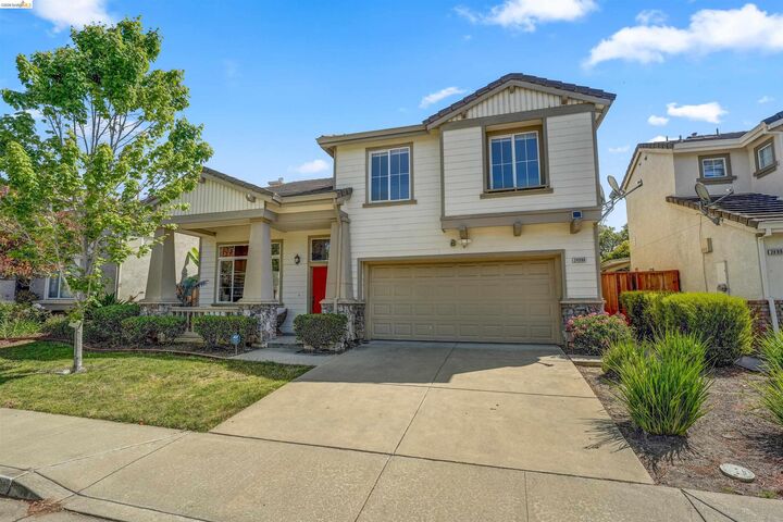 Property Photo:  24986 Silverthorne Pl  CA 94544 