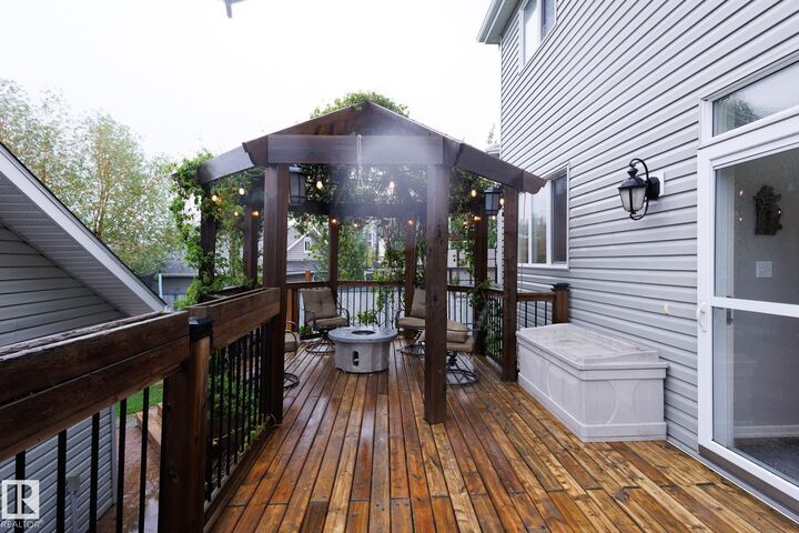 Property Photo:  7207 14A Avenue SW  AB T6X 0E1 