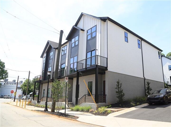 Property Photo:  1350 May Avenue SE 20  GA 30316 