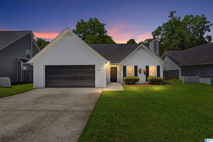 Property Photo: 1414 Timber Circle AL 35080
