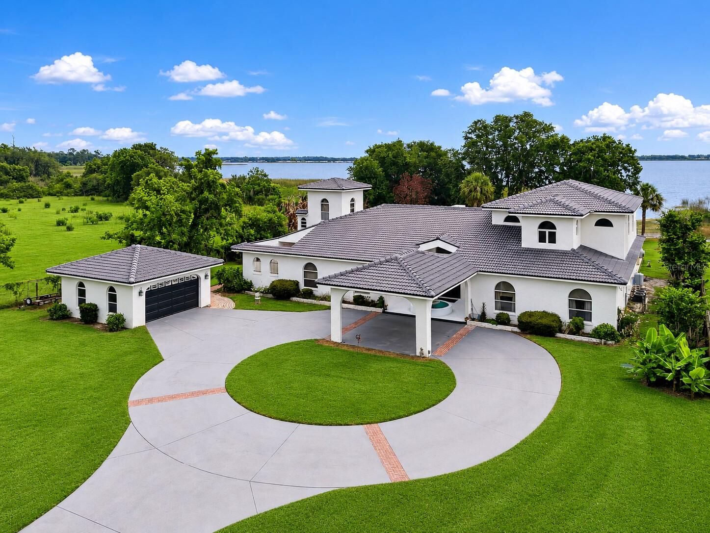 Property Photo: 1280 W Lake Hamilton Drive FL 33881