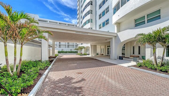 Property Photo:  1750 Benjamin Franklin Drive 5F  FL 34236 