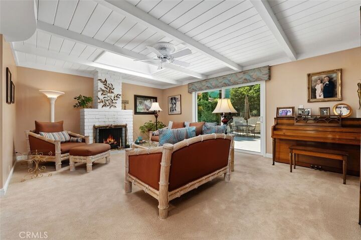 Property Photo:  22946 Crespi  CA 91364 
