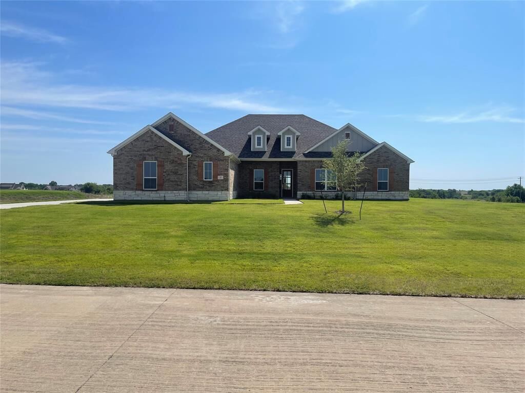 Property Photo:  221 Marie Lane  TX 75167 