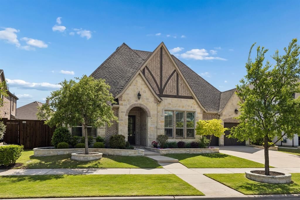 Property Photo: 4301 Porosa Lane TX 75078