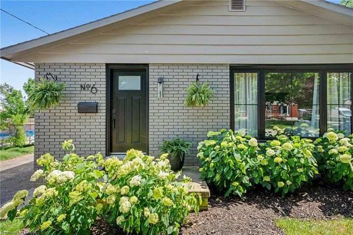 6 McCammon Street — photo 1