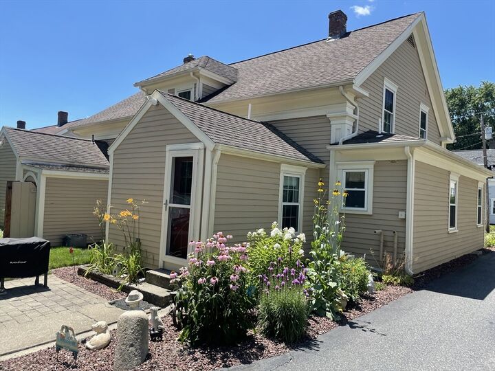 Property Photo:  20 Forest St 20  MA 01588 