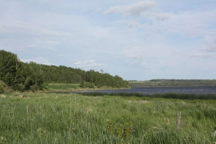 Property Photo:  4 Islandview Road  AB T0A 2C1 