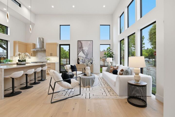 Property Photo: 702 Ellsworth Place CA 94306