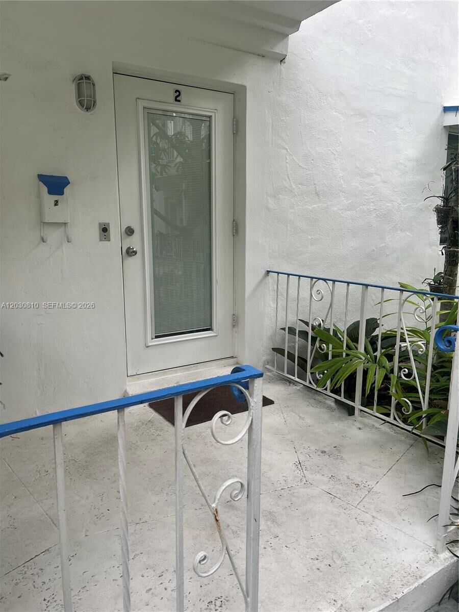 Property Photo: 225 SE 16th Ave 2 FL 33301