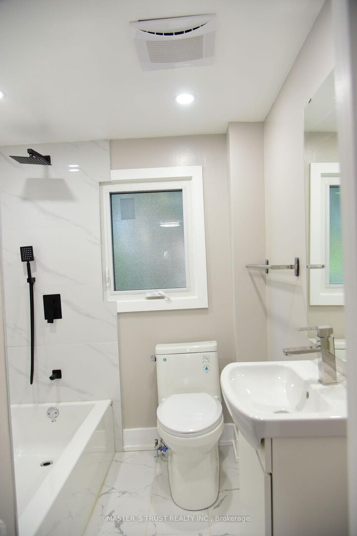 19 Emmett Avenue — photo 1