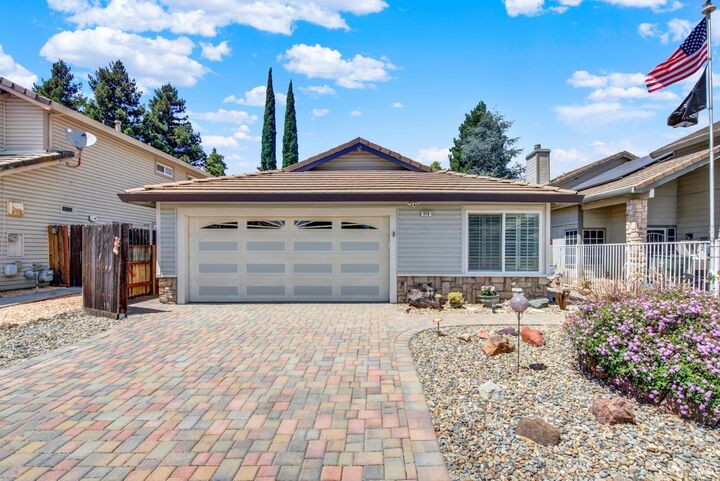 Property Photo: 315 Regency Circle CA 95687