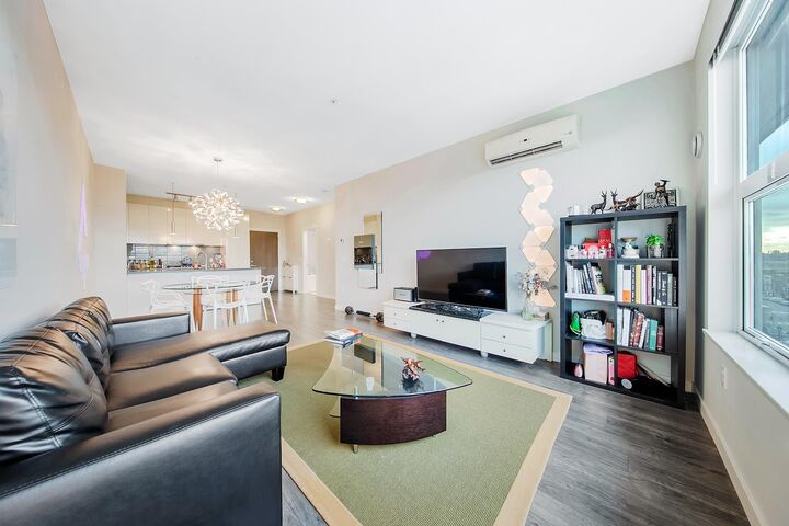 9311 Alexandra Road 521 — photo 1
