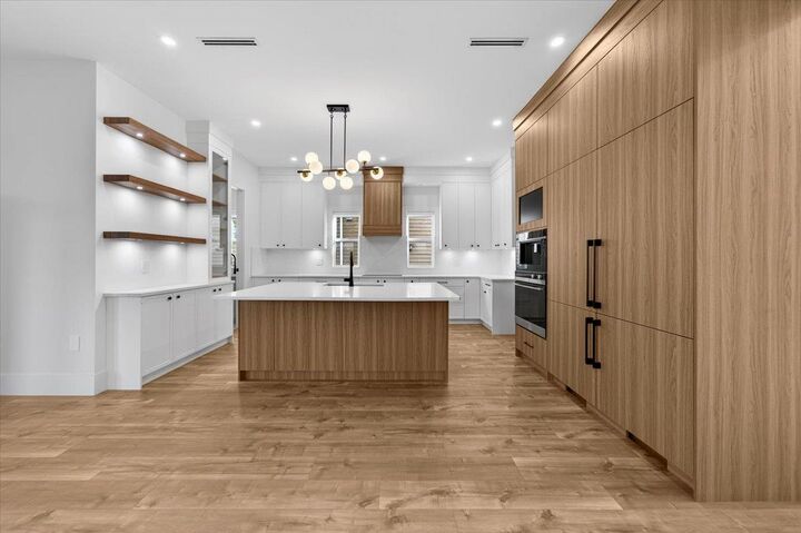 17317 103A Avenue — photo 1