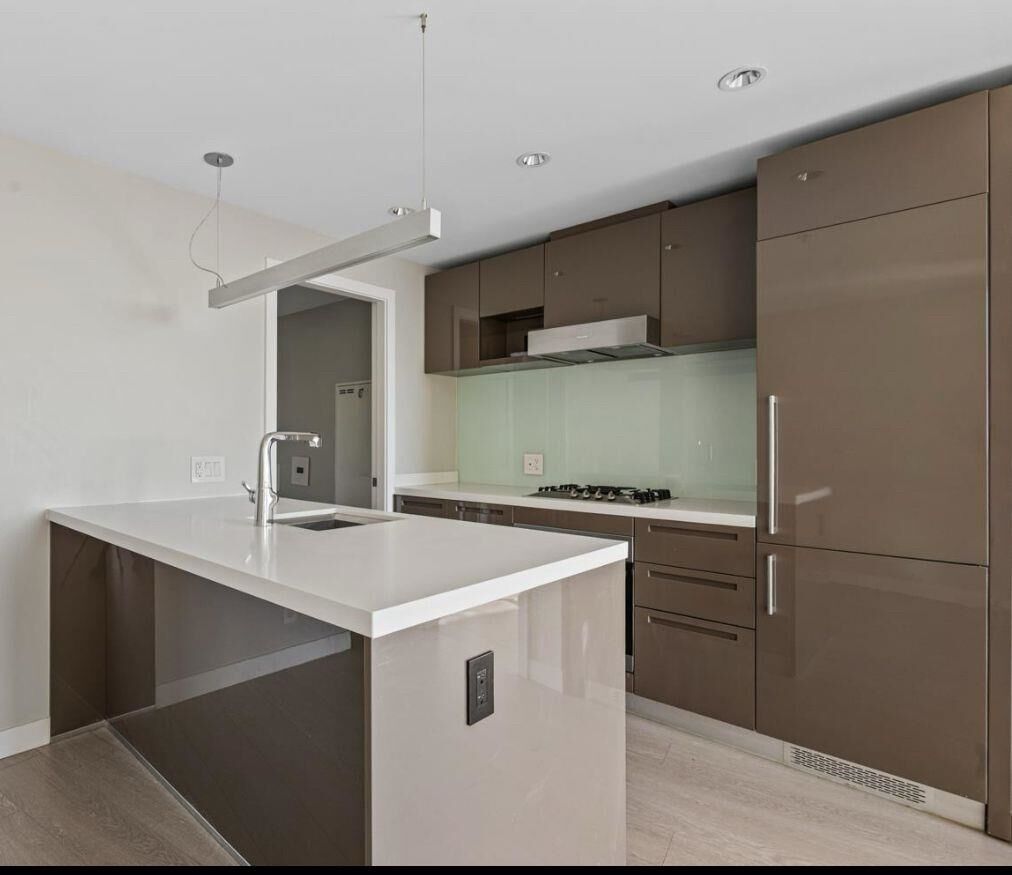 Property Photo: 777 Richards Street 1702 BC V6B 0M6
