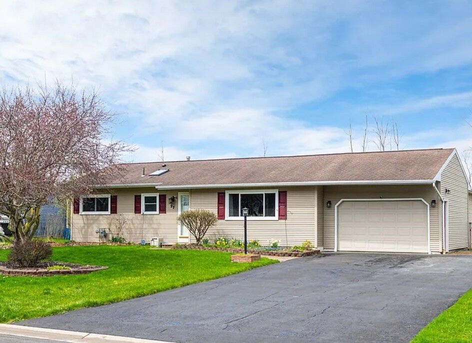 Property Photo:  27 Florendin Drive  NY 14467 