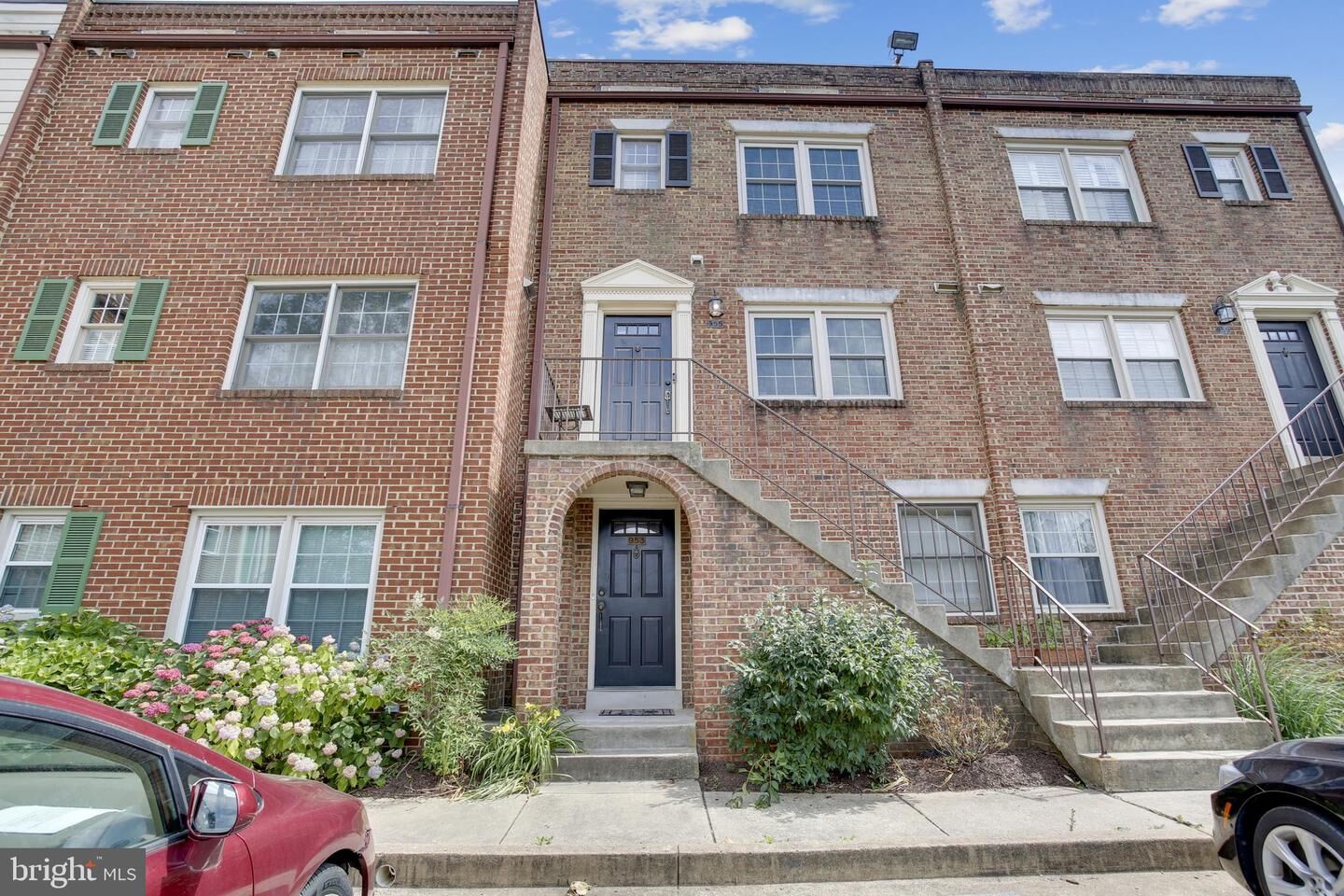 Property Photo:  953 S Scott Street 1  VA 22204 