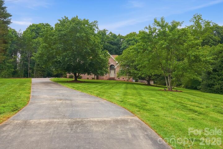 Property Photo:  1099 Curve View Road  NC 28092 