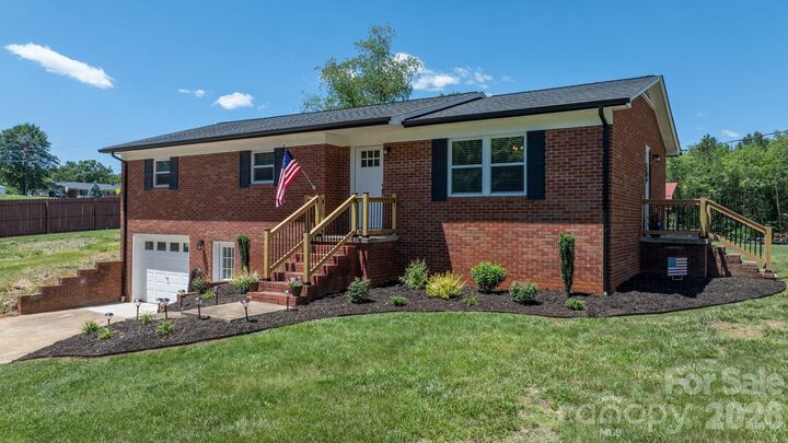 Property Photo: 55 Hillsdale Lane NC 28681