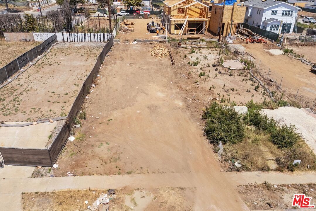 Property Photo: 870 Galloway St CA 90272